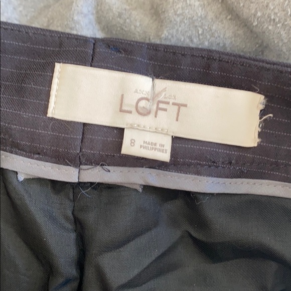 LOFT Charcoal Grey Pinstriped Skirt, Size 8 - Picture 6 of 7